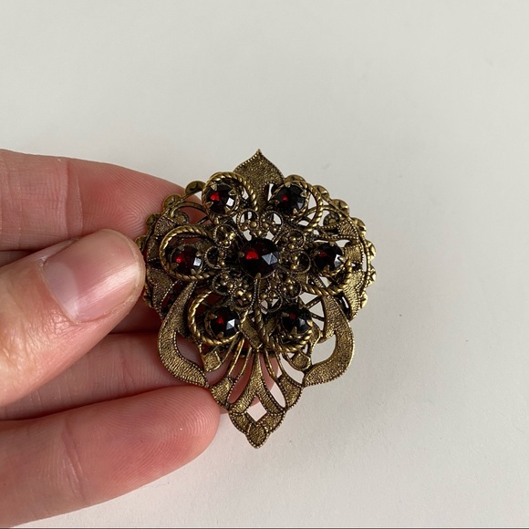 Vintage Ruby Red Gold Bronze Broach Pin Pendant No Markings or Brand - Picture 2 of 10